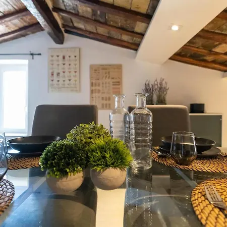 15 Min From Piazza Venezia Skyline Sanctuary In Trastevere