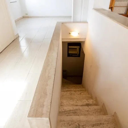 15 Min From Piazza Venezia Skyline Sanctuary In Trastevere Διαμέρισμα *