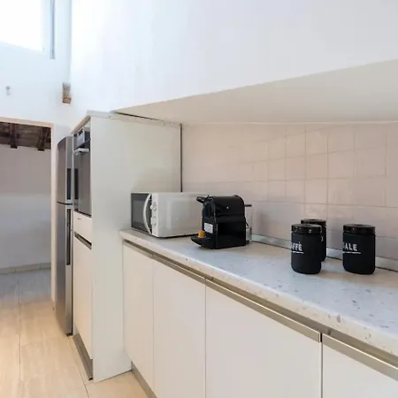 15 Min From Piazza Venezia Skyline Sanctuary In Trastevere Διαμέρισμα *
