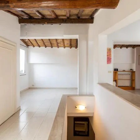 15 Min From Piazza Venezia Skyline Sanctuary In Trastevere Διαμέρισμα