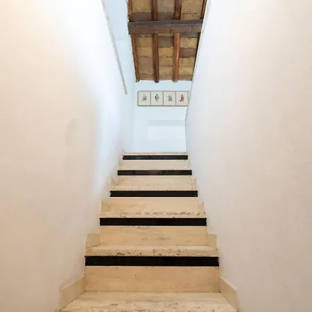 15 Min From Piazza Venezia Skyline Sanctuary In Trastevere Apartment