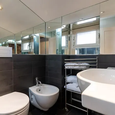 15 Min From Piazza Venezia Skyline Sanctuary In Trastevere *